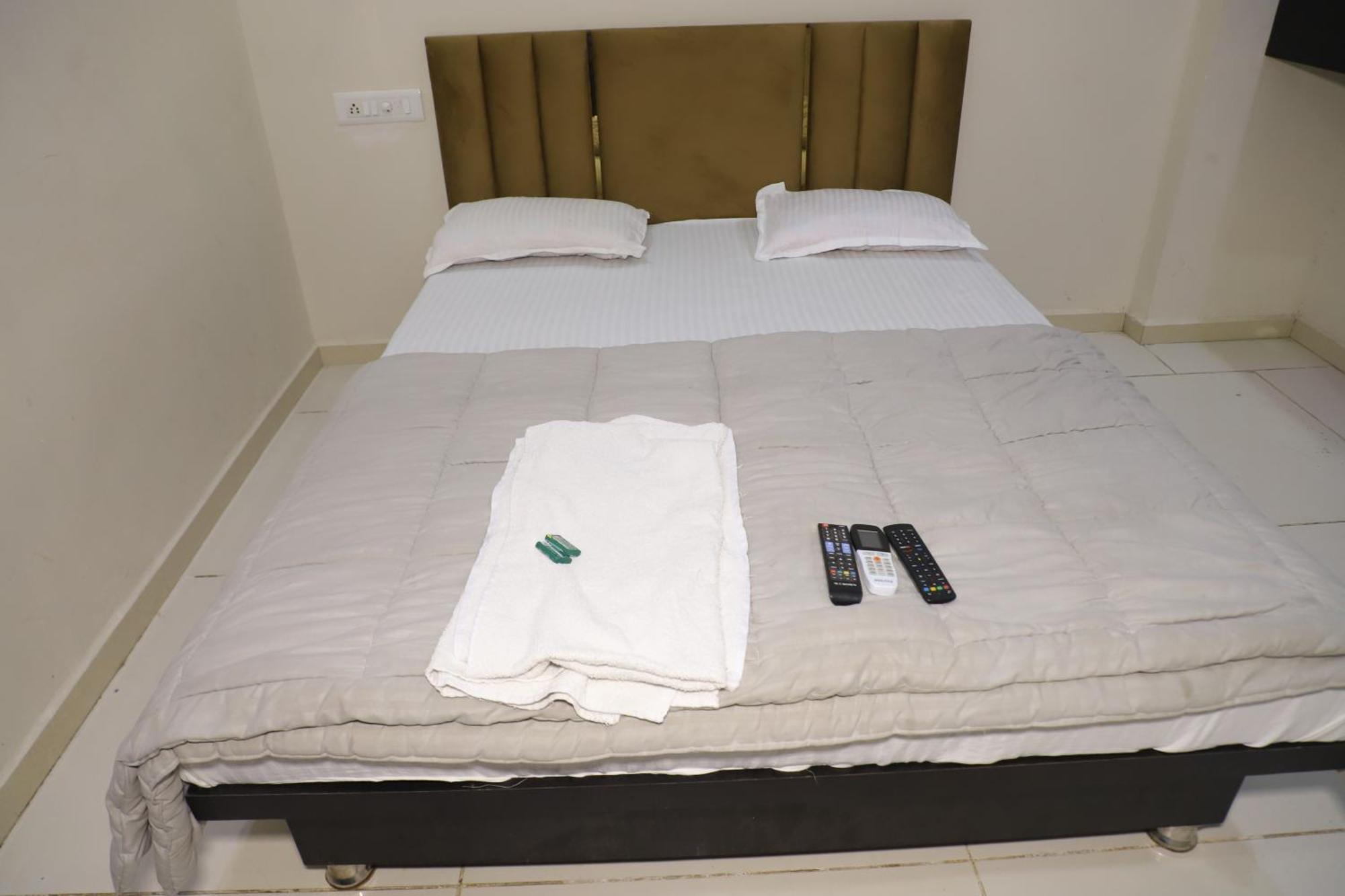 Satkar Home Stay Ujjain Exterior foto